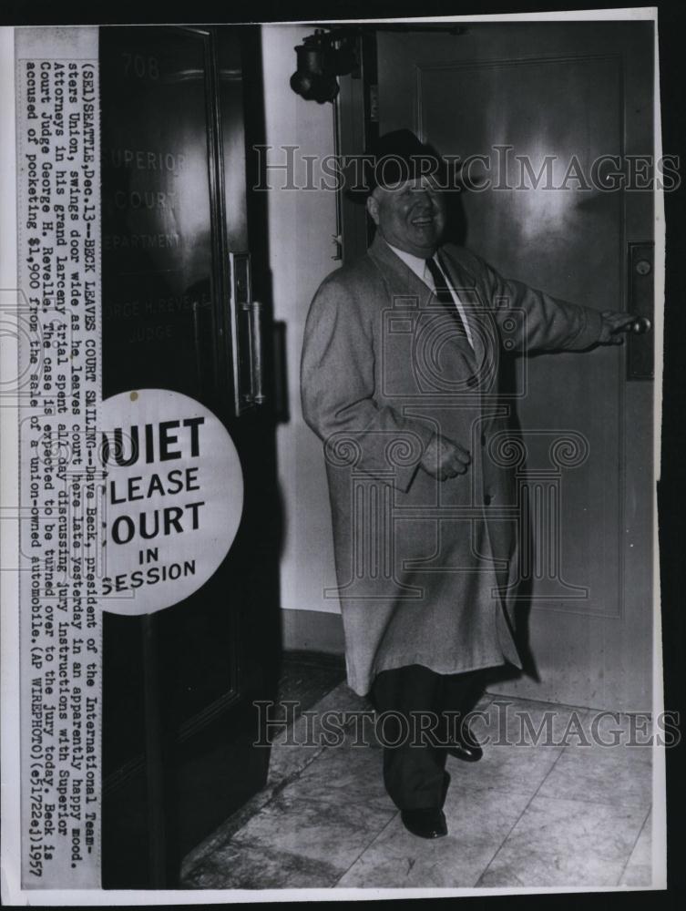 1957 Press Photo Dave Beck President International Teamsters Union Leaves Court - Historic Images