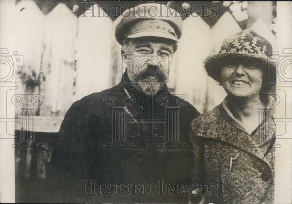 1932 Press Photo Mr & Mrs Kamenen at agriculture exhibition - Historic Images
