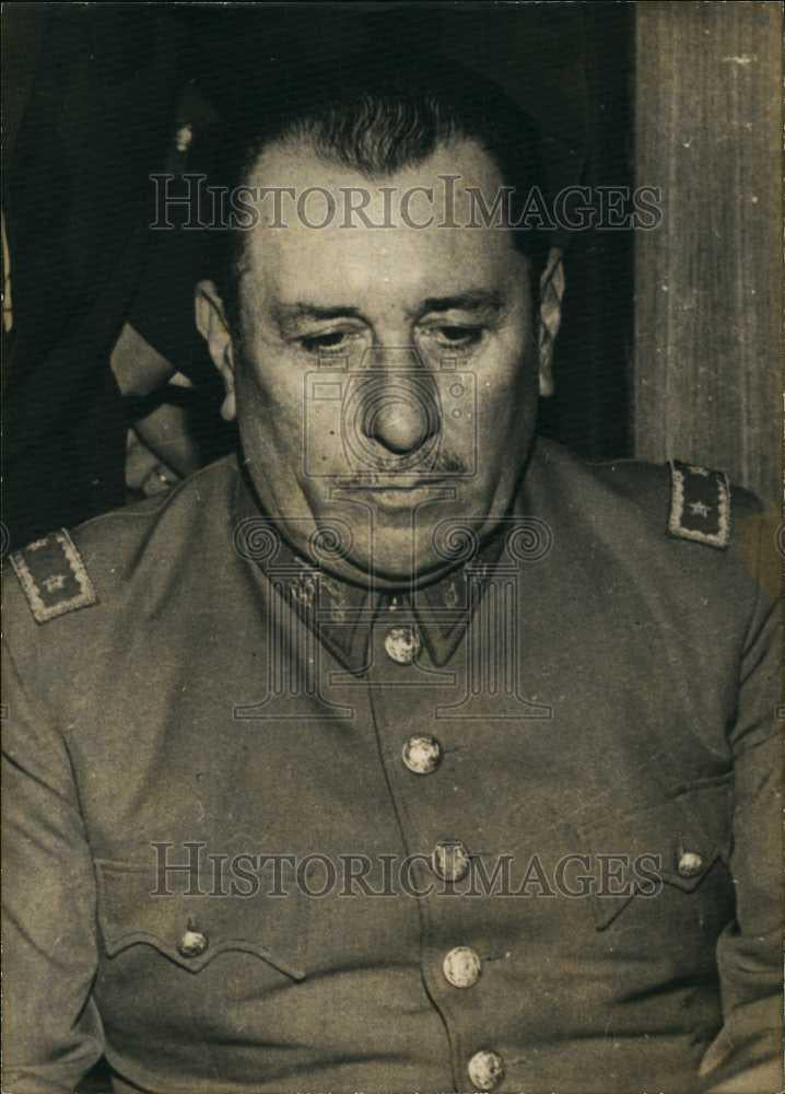 1979 Press Photo Carlos Prats Resigned Chilean Cabinet of Allenda Accusing - Historic Images