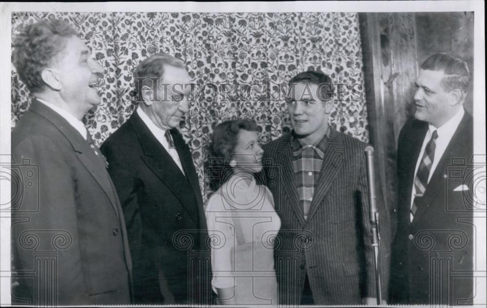 1955 Press Photo American Football star Howard Cassady with wife - RSL54405 - Historic Images