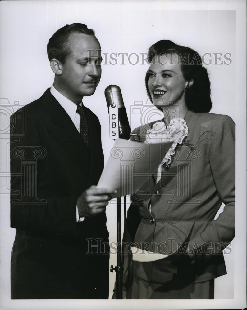 1950 Press Photo Singer Irene Beasley &amp; Radio Personality Dwight Weist - Historic Images