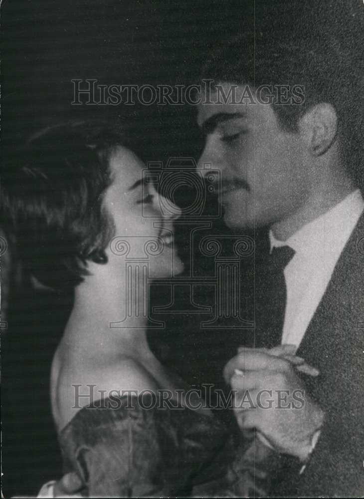 1954 Press Photo Italian student Lionel Natole & girlfriend Gisele before death - Historic Images