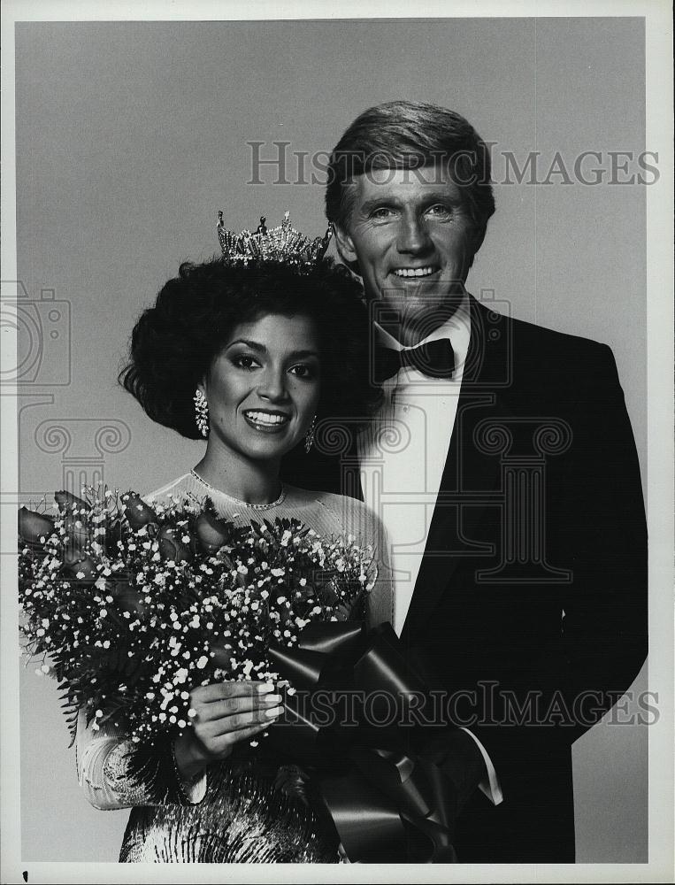 1984 Press Photo Suzette Charles, Miss America, and host Gary Collins - Historic Images