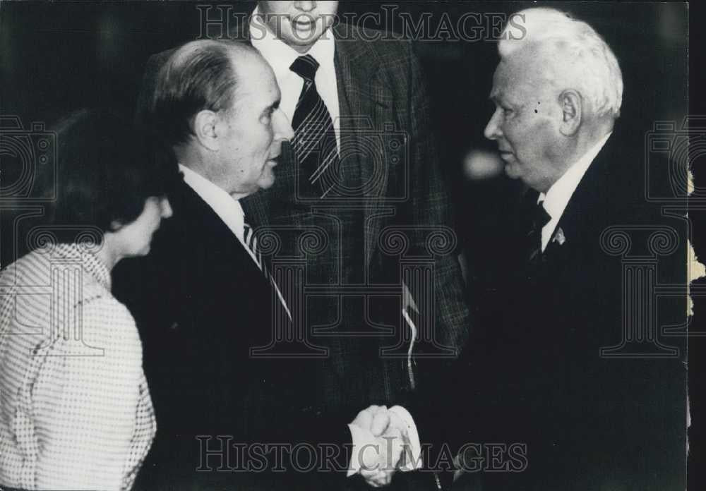 1984 Press Photo Konstantin Tchernenko Meets French President Mitterrant Moscow - Historic Images