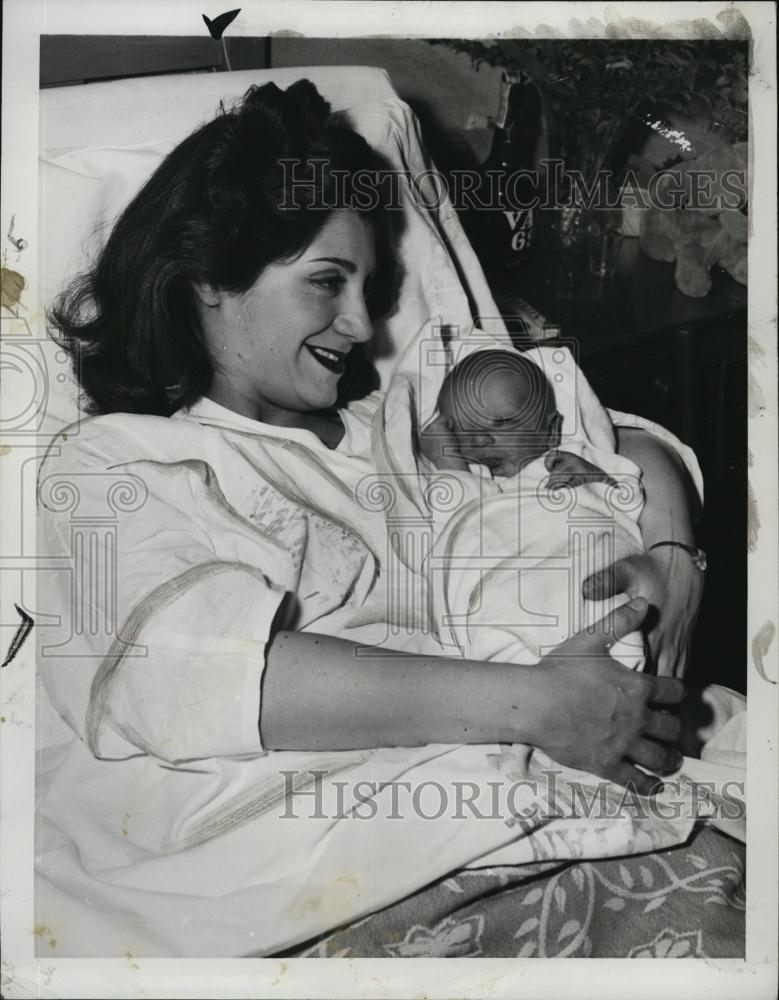 1952 Press Photo Joyful Mother and Baby - RSL48517 - Historic Images