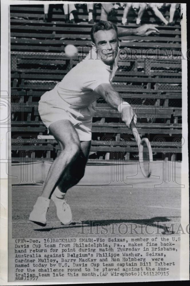 1957 Press Photo Vic Seixas of US Davis Cup Team makes his backhand return - Historic Images