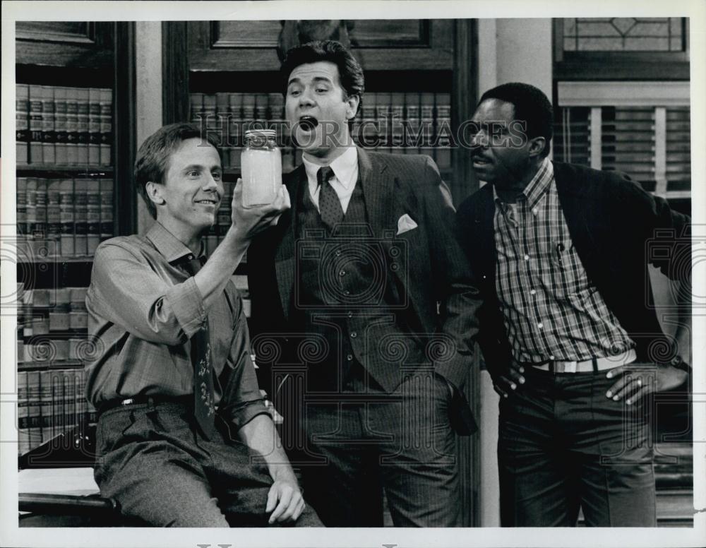 1985 Press Photo Actors John Larroquette, Charlie Robinson &amp; Harry Anderson - Historic Images