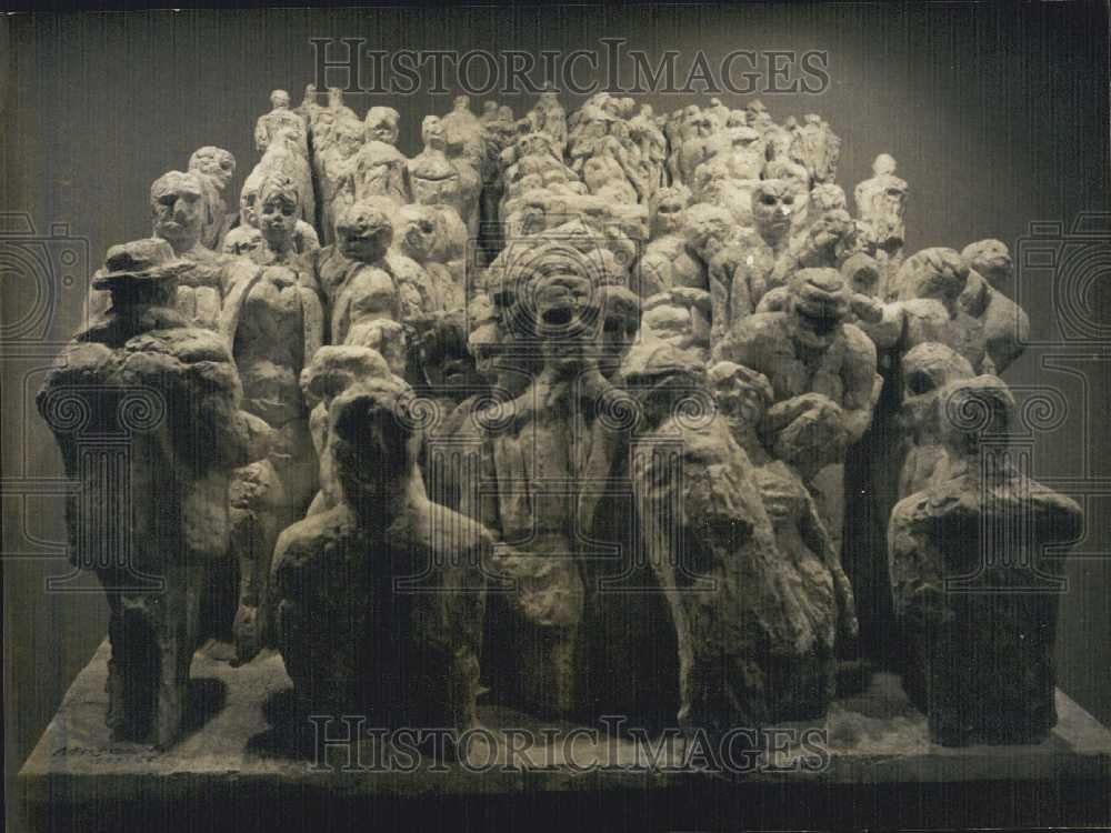 1968 Press Photo &quot;The Crowd&quot; Sculpture by Raymond Masson Contemporary Art Museum - Historic Images