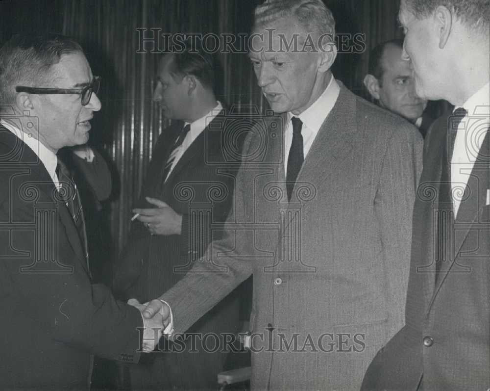 Press Photo Jean Rey Member Commission European Atomic Energy Couve De Murville - Historic Images