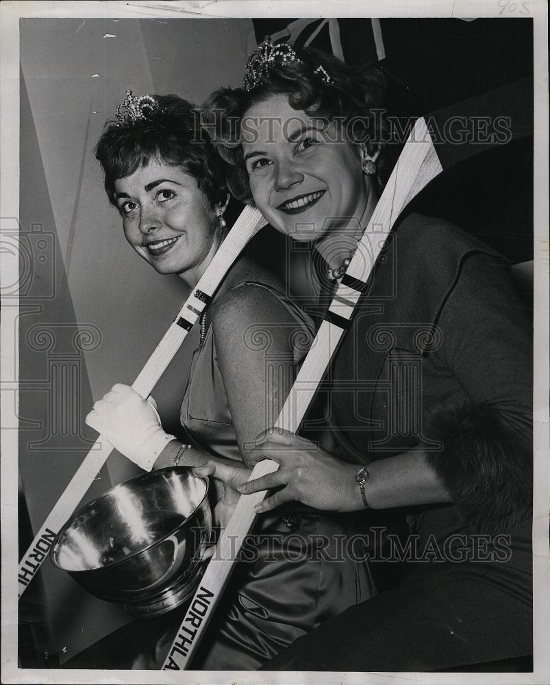 1981 Press Photo Joyce Deneault, Barbara Whiting - RSL50563 - Historic Images