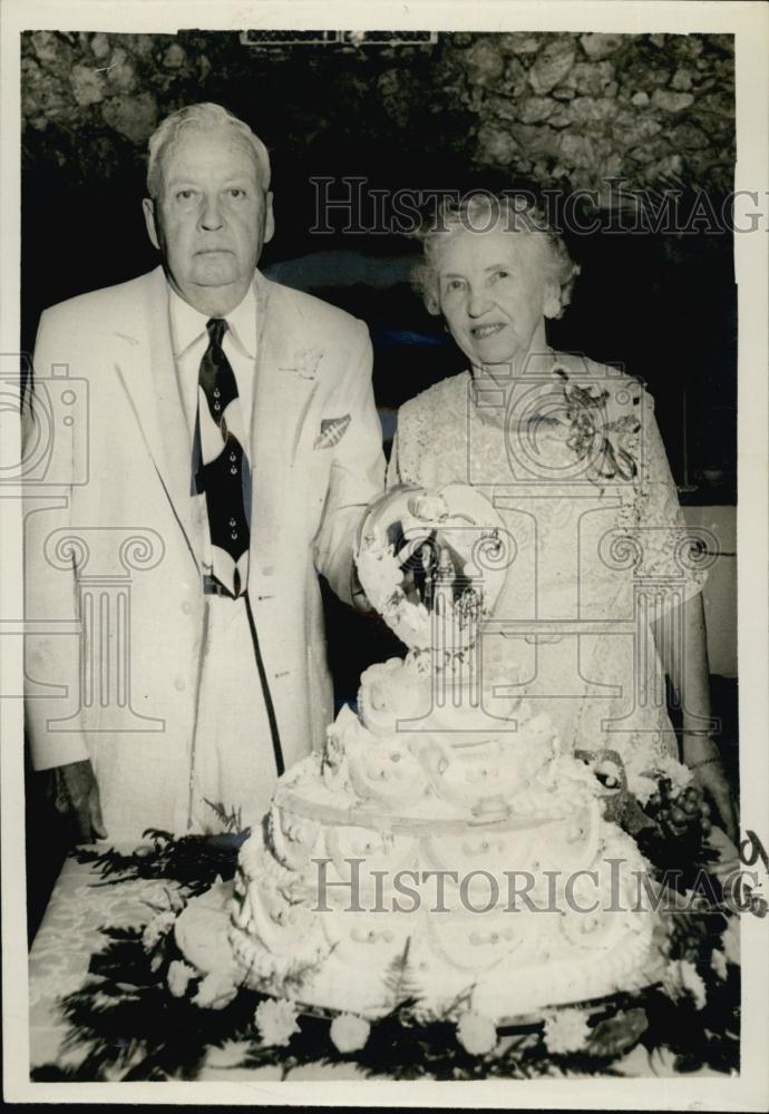 1955 Press Photo Mr and Mrs Louis H Stucket celebrate golden anniversary - Historic Images