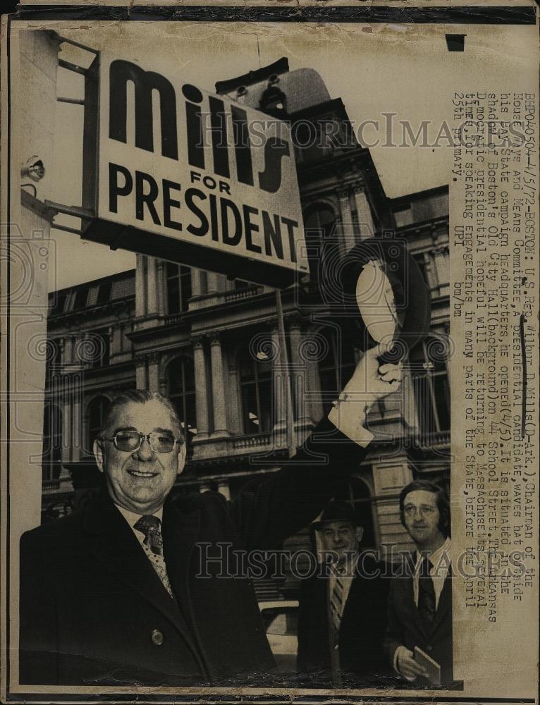 1972 Press Photo US Rep Wilbur D Mills Chairman of House Ways and Means Com - Historic Images