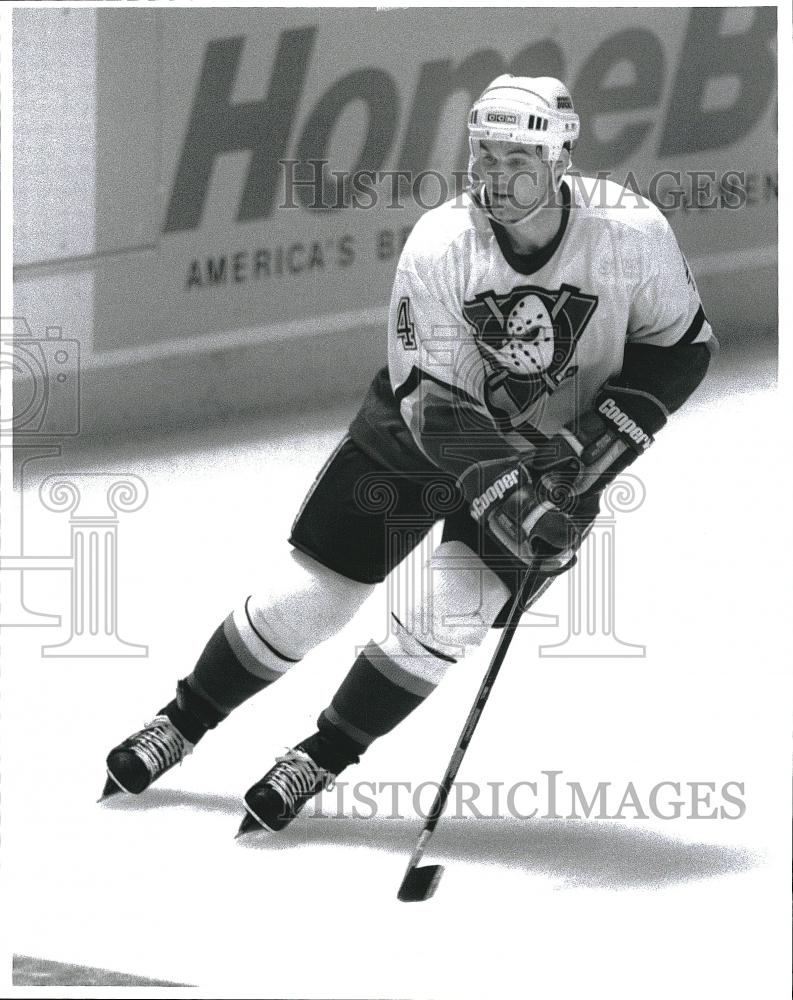 Press Photo Mighty Ducks Hockey Player David Williams On Ice - RSL75581 - Historic Images