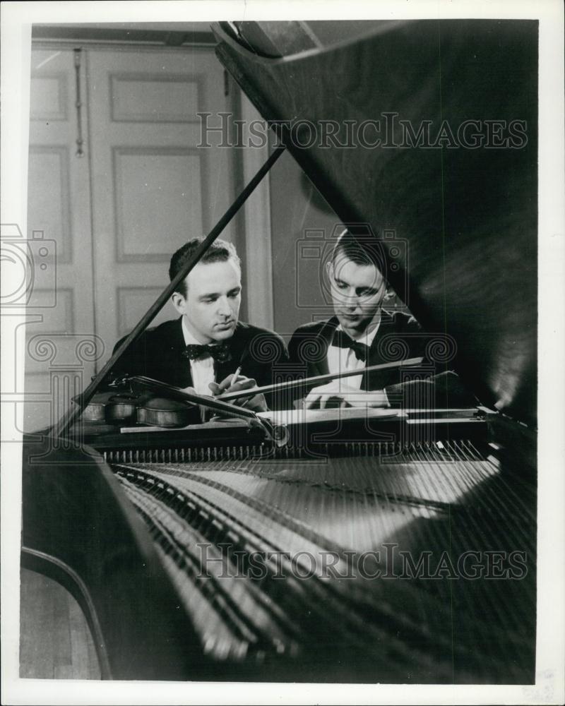 1958 Press Photo Robert Brink, Daniel Pinkham, Violin-Harpsichord duo - Historic Images