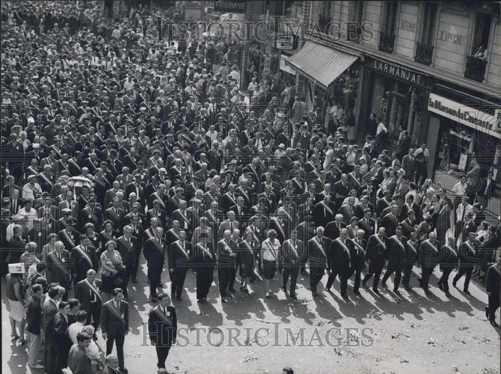 1964 Press Photo Crowds for funeral of Maurice Thorez - Historic Images