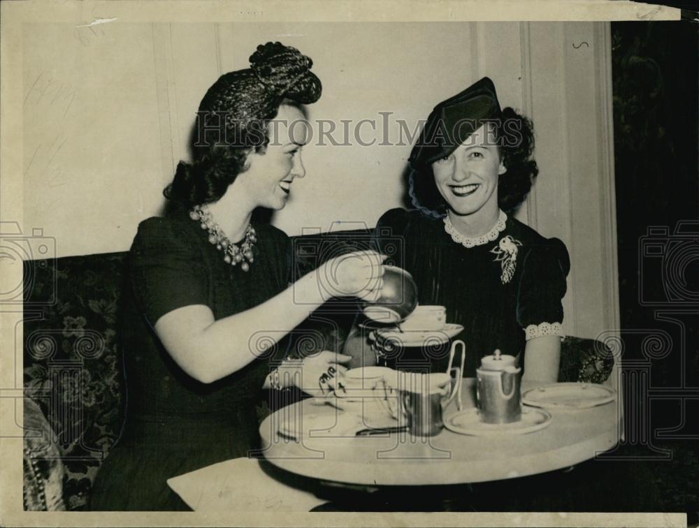 1940 Press Photo Margaret Lindsay, Mrs John W Morgan - RSL51627 - Historic Images