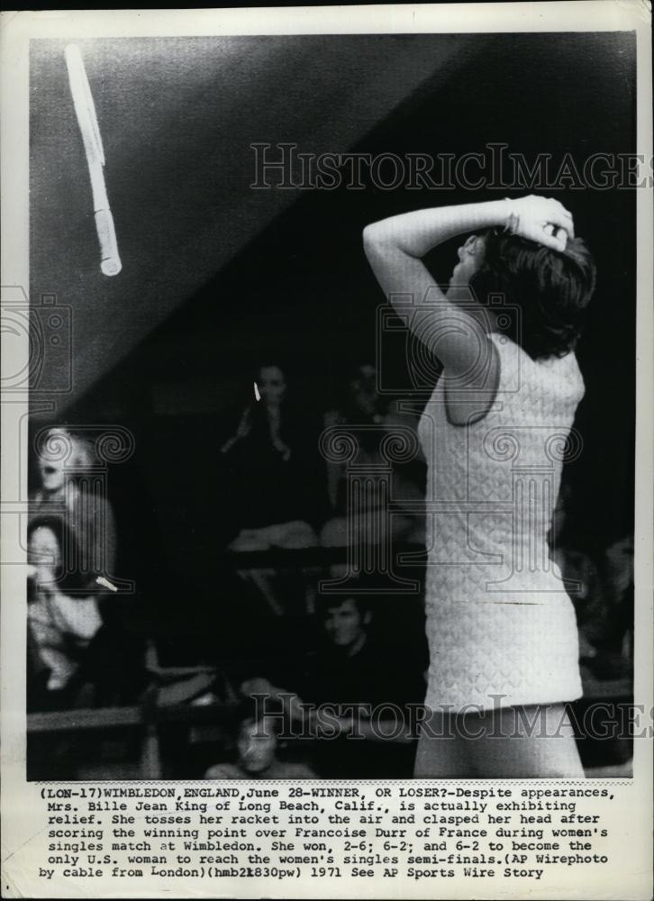 1971 Press Photo Billie Jean King in Women&#39;s Single match in Wimbledon - Historic Images