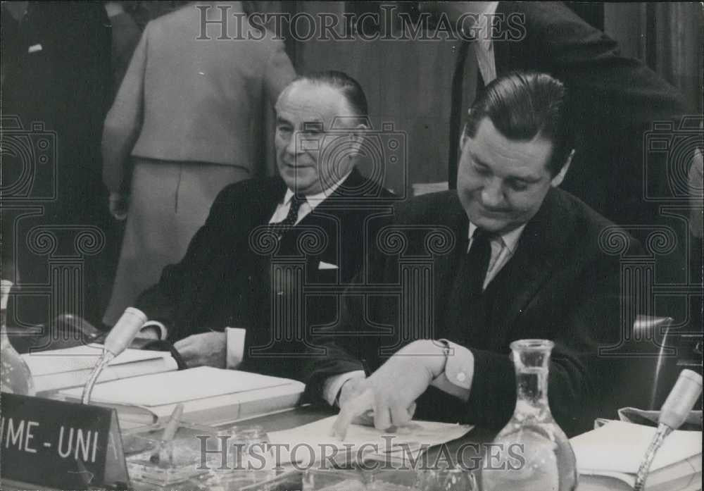 1967 Press Photo Sir Denis Rickett , treasurer of European Economic Council - Historic Images