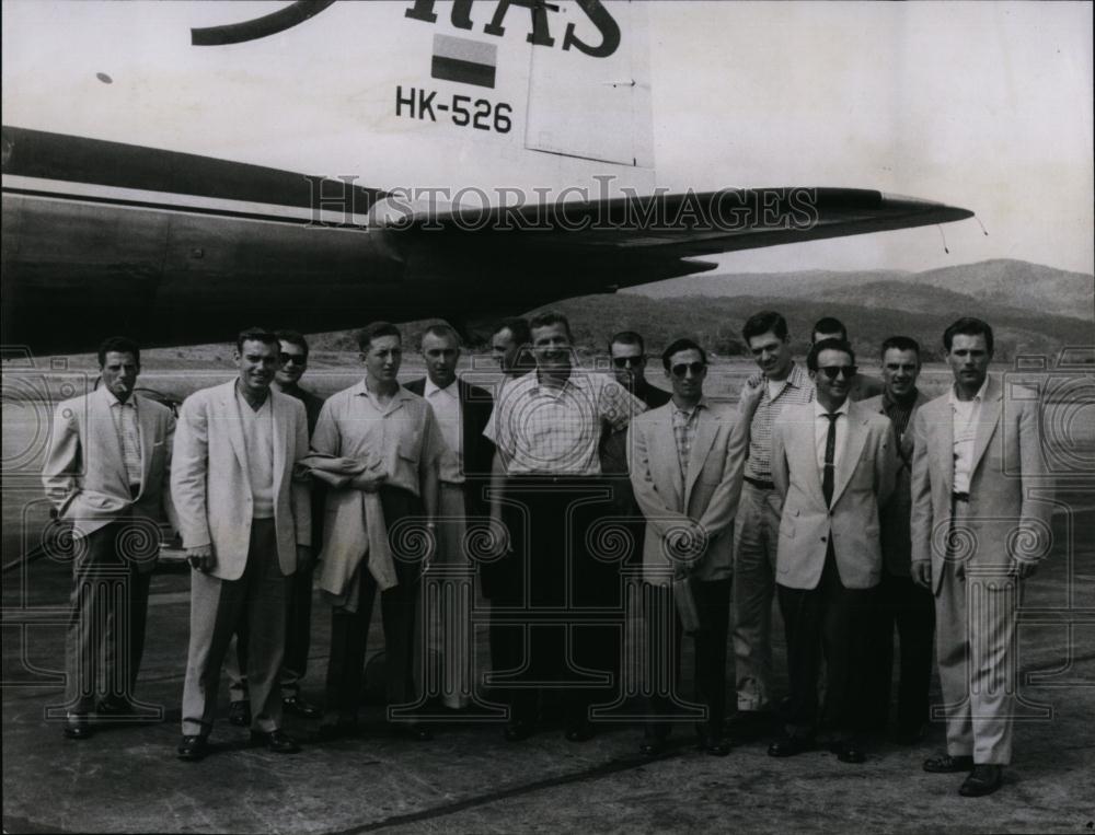 1956 Press Photo Yankees arrive in Panama Johnny Kropf, Evans Killen, Peter - Historic Images