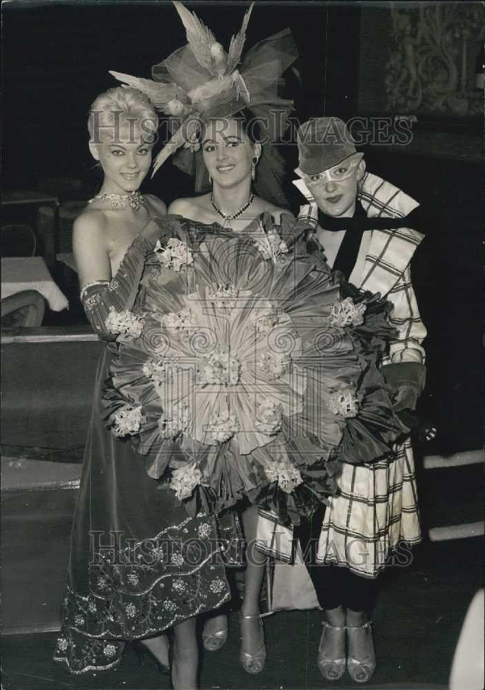 Press Photo evening shock ware featuring Gitte Bang, Monique Penaud and Danielle - Historic Images