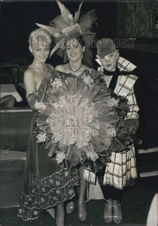 Press Photo evening shock ware featuring Gitte Bang, Monique Penaud and Danielle - Historic Images