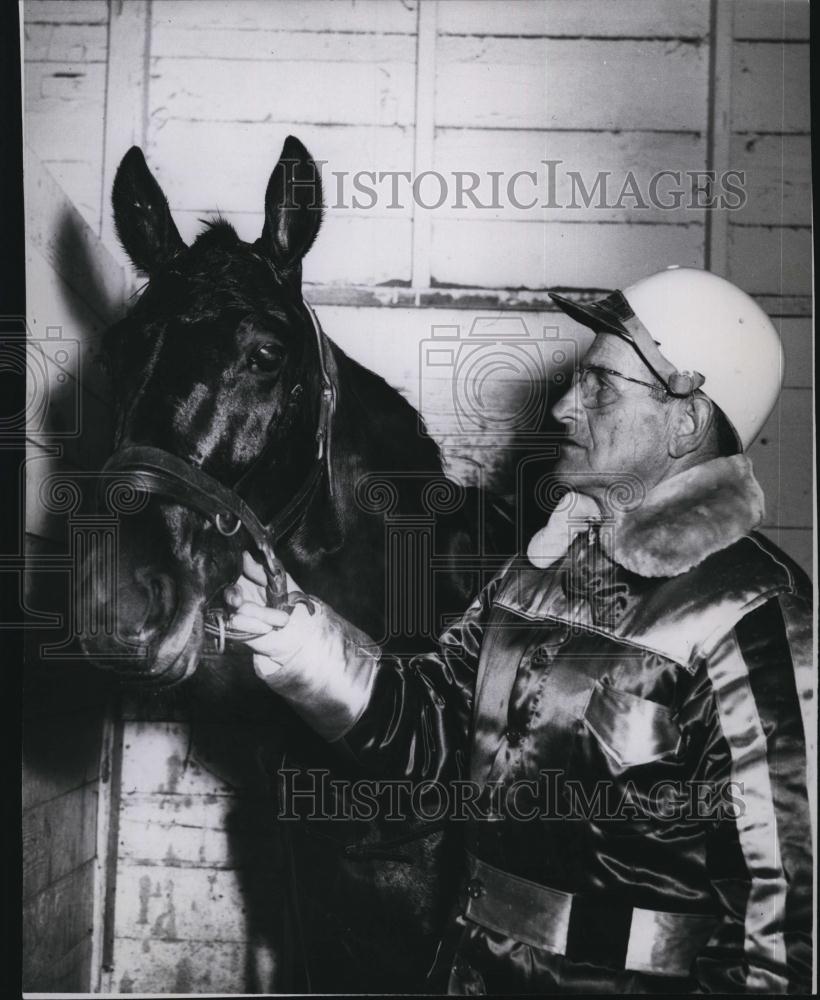 1962 Press Photo Bill Sargent with &quot;Quincy Hanover&quot; - RSL78073 - Historic Images