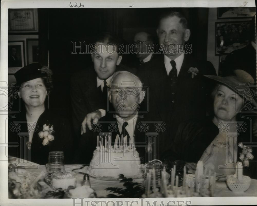 1939 Press Photo Washington Senators pres Clark Griffith celebrates 70th bday - Historic Images