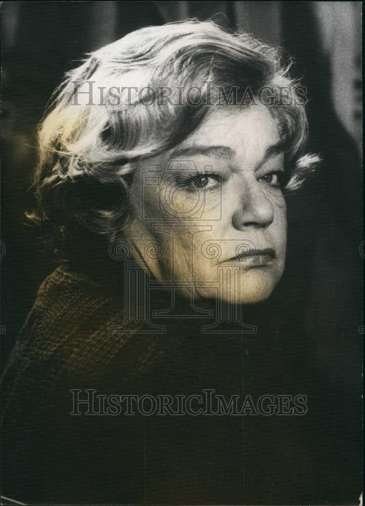 Press Photo French actress Simone Signoret for a role - Historic Images