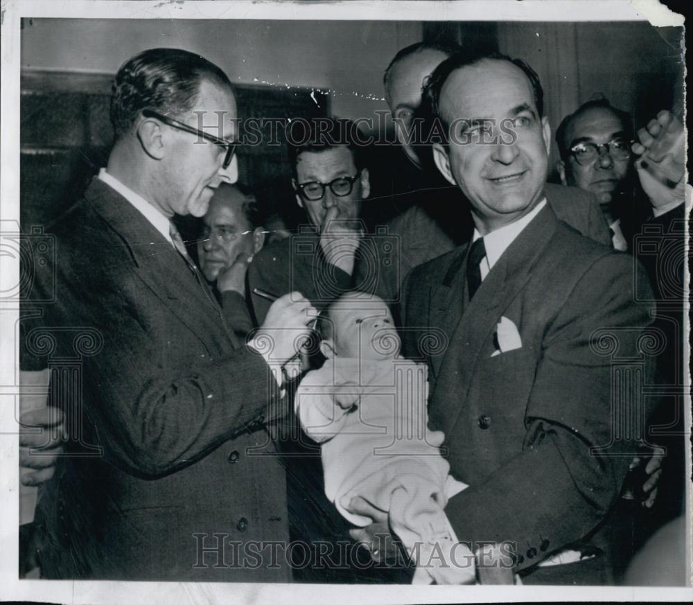 1955 Press Photo President Jose Figueres of Costa Rica, son Jose Miguel II - Historic Images