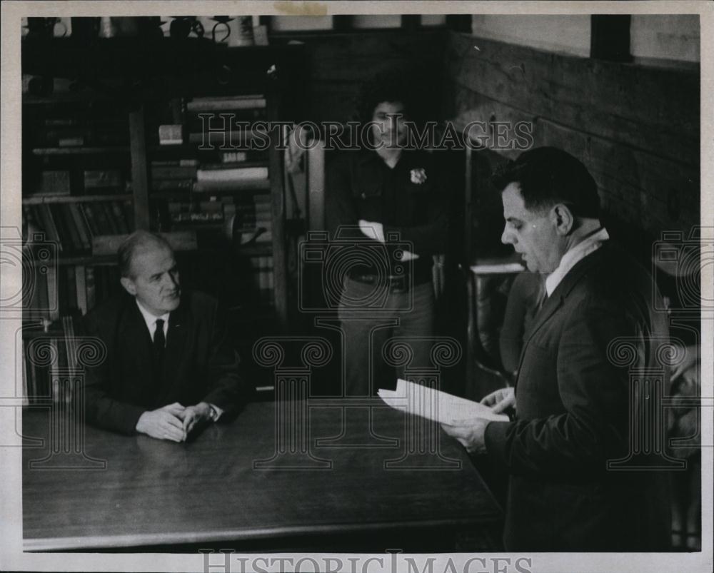 1975 Press Photo Oceanus Judge Benedict Fitzgerald Hears Evidence - RSL88101 - Historic Images