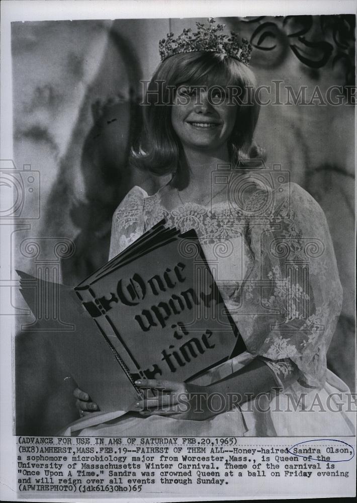 1965 Press Photo Sandra Olson Queen of the University of Mass Winter Carnival - Historic Images