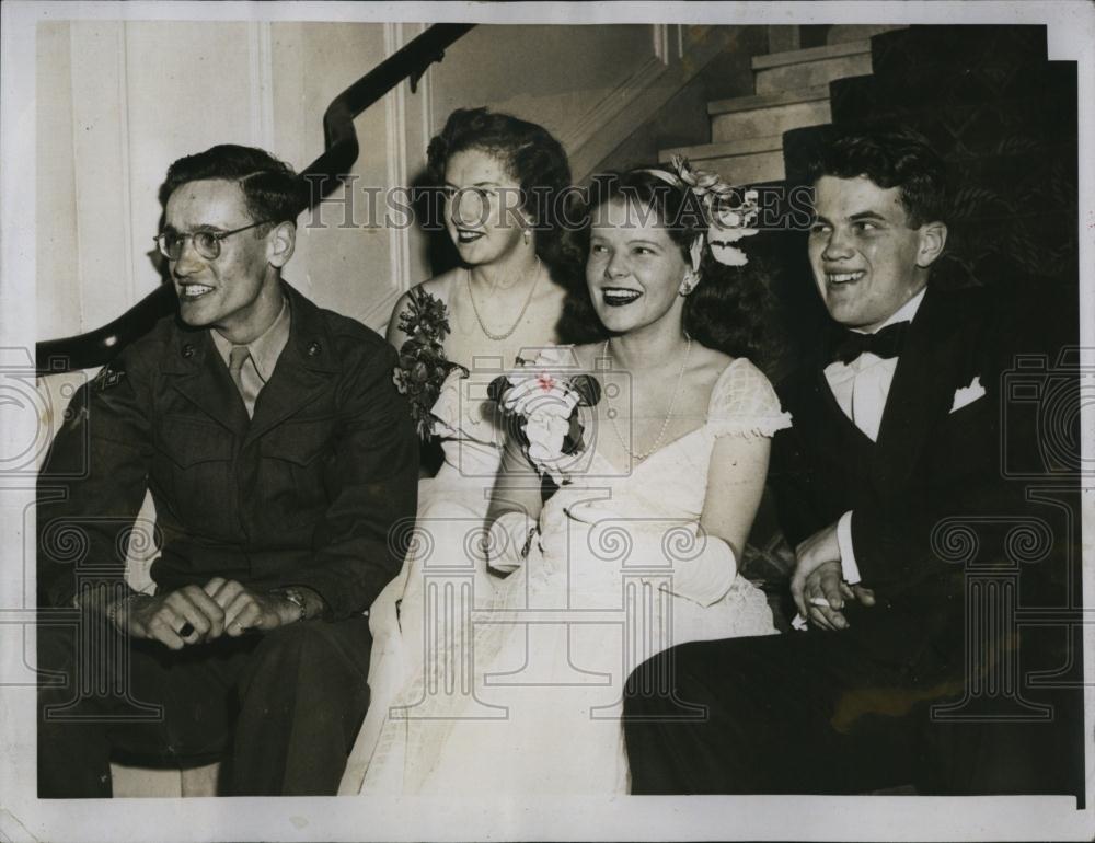 1948 Press Photo Debutante Cotillion Helen Williams &amp; Cynthia Bacon &amp; Escorts - Historic Images