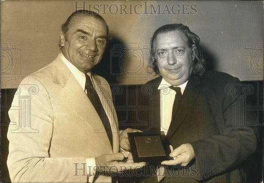 Press Photo Henri Langlois and Ernest Borgnine With Tribute to Robert Aldrich - Historic Images