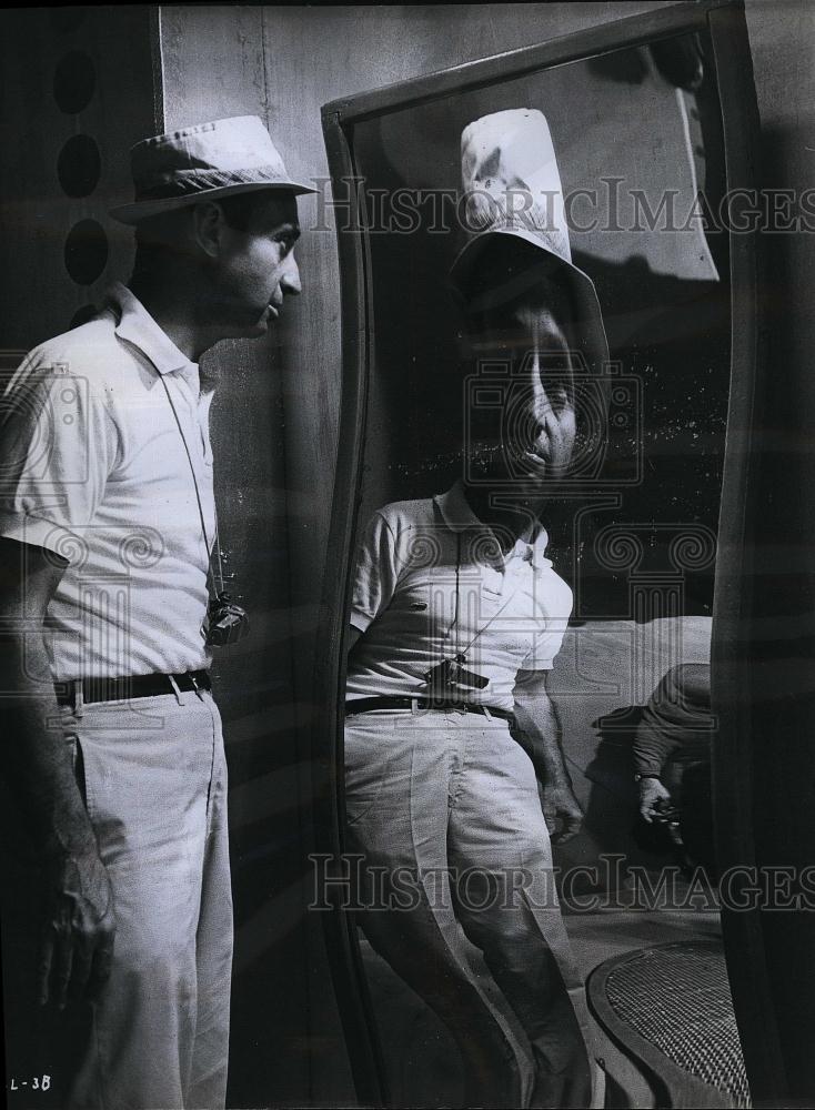 1966 Press Photo Melville Shavelson, Screenwriter, Cast A Giant Shadow, Director - Historic Images