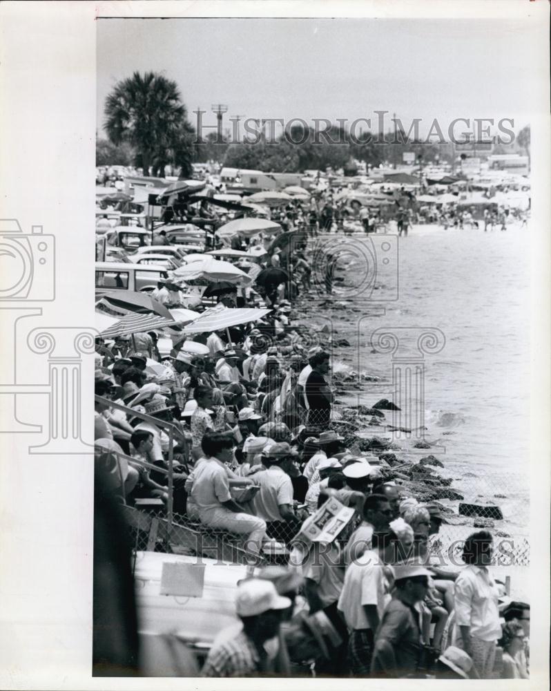 1967 Press Photo General View Crowd Boat Races Courtney Campbell Causeway - Historic Images