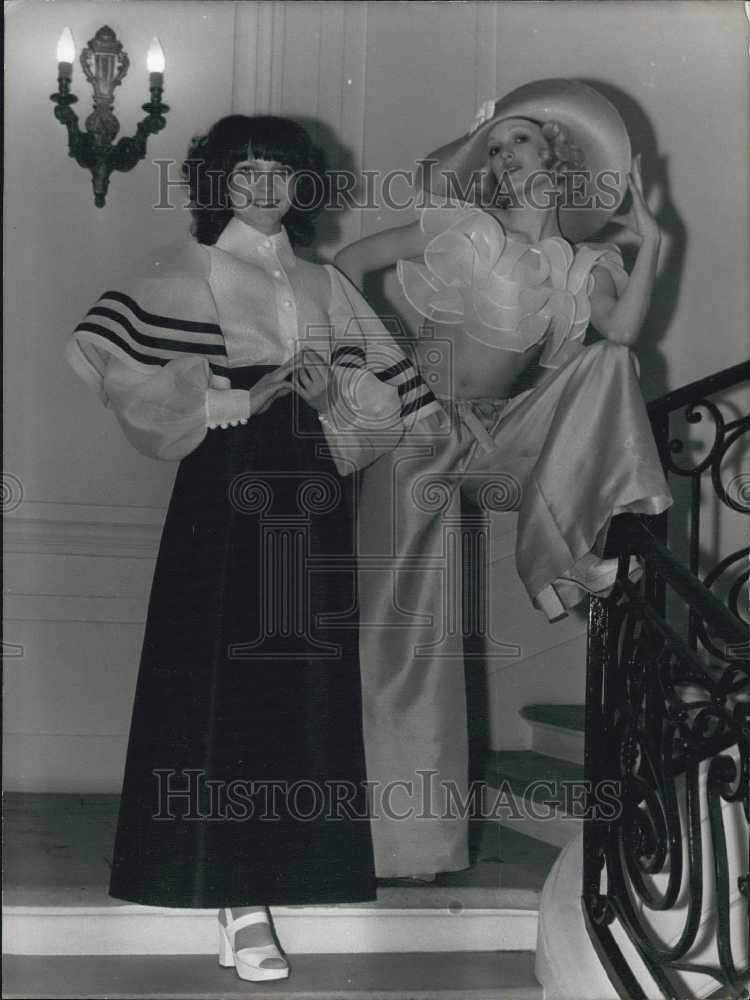 1972 Press Photo Jean Patou &amp; models for his Spring fashion collection - Historic Images