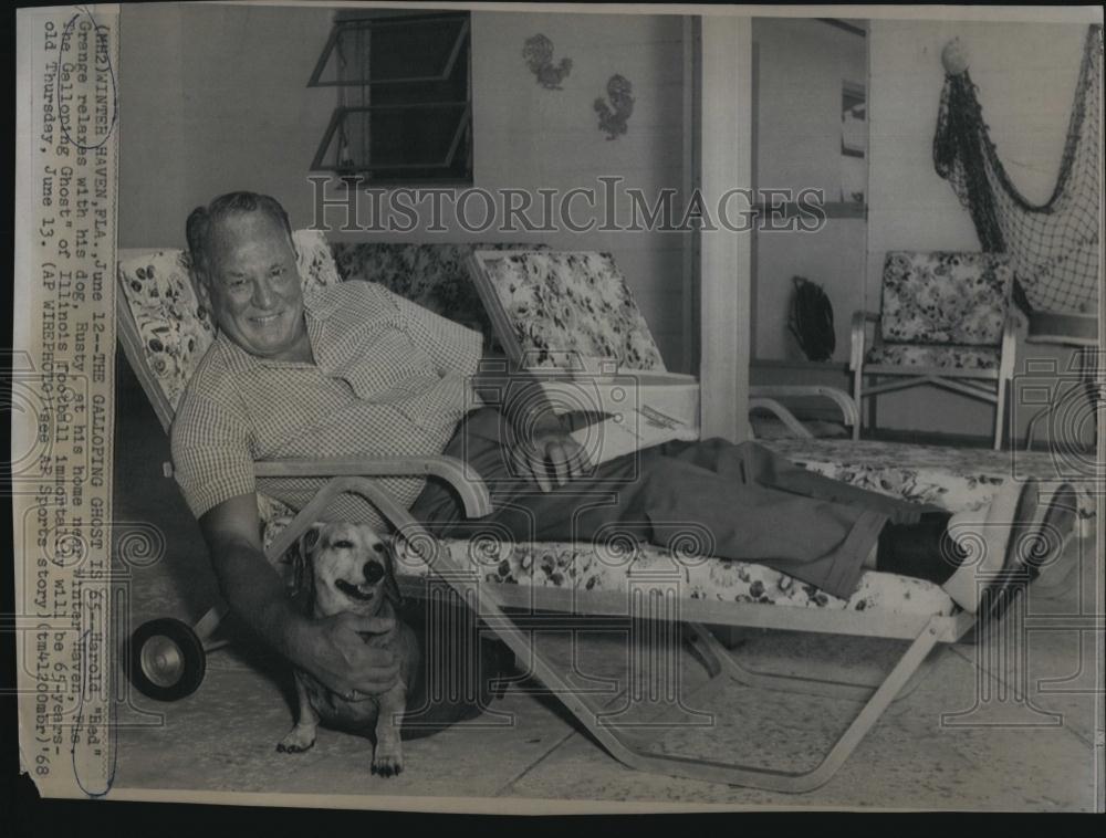 1968 Press Photo Harold &quot;Red&quot; Grange &amp; Dog Rusty At His Home - RSL76649 - Historic Images