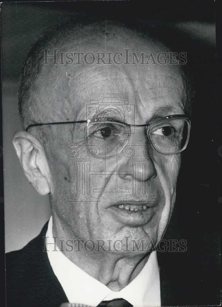 1971 Press Photo Professor Lenegre of France - Historic Images