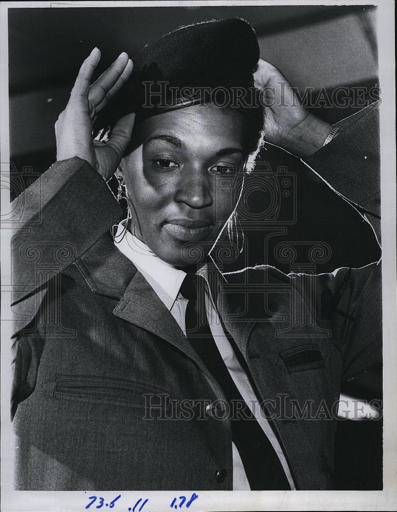 1969 Press Photo Clementine Dendy Begins First Day Of Training As Bus Driver - Historic Images