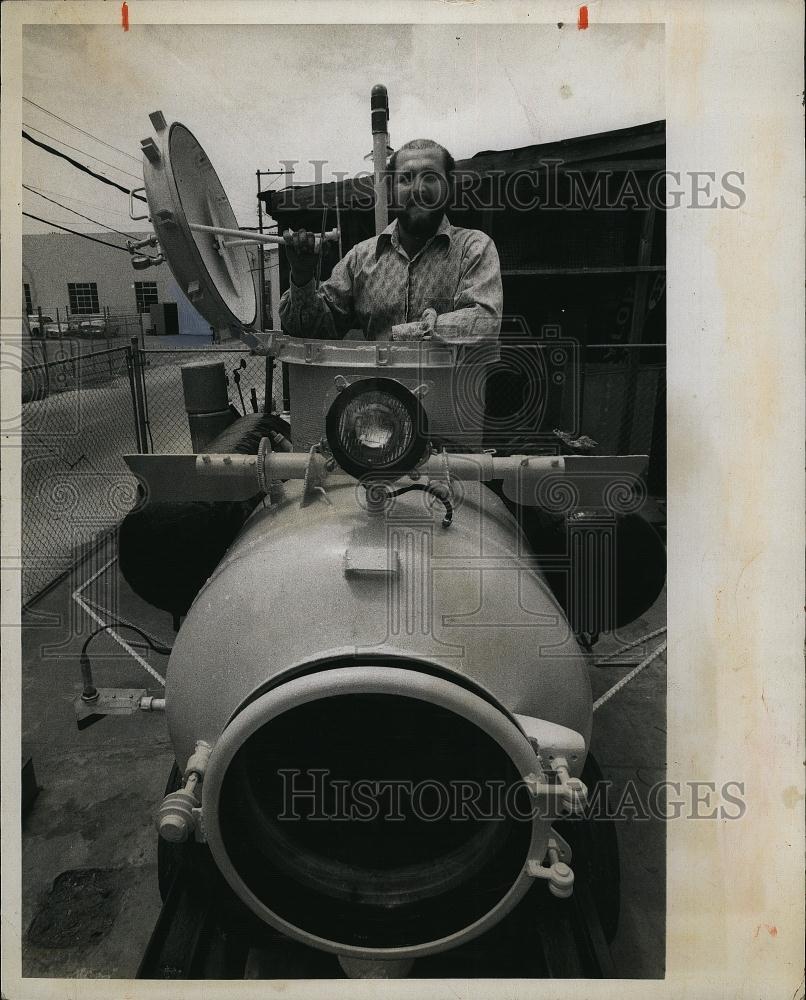 1976 Press Photo Art DeCosmo and his 2 man submarine - RSL71199 - Historic Images