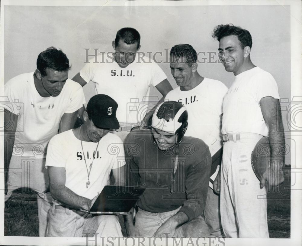 1953 Press Photo Southern Illinois University Coach Bill O&#39;Brien, Capt Parker - Historic Images