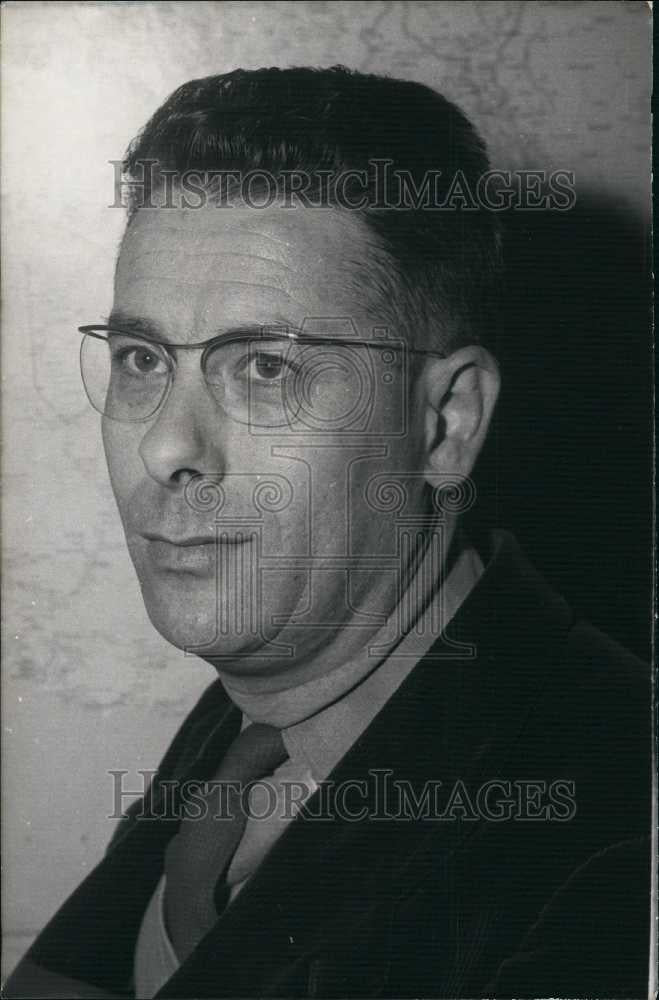 1957 Press Photo Mr Butet, at French Work committee - Historic Images