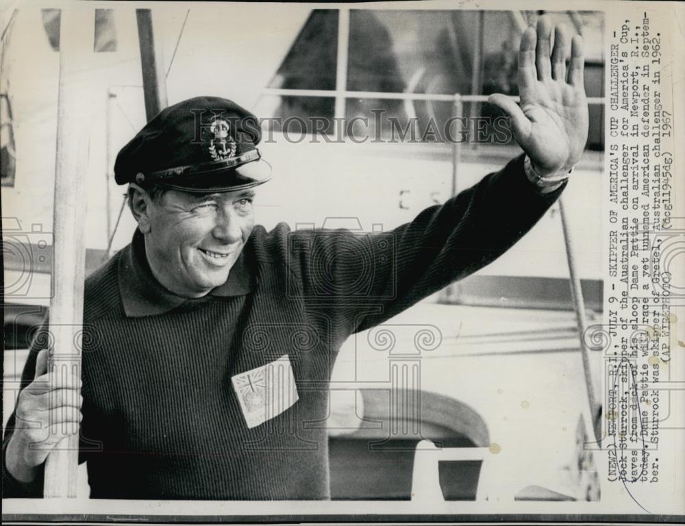 1967 Press Photo Skipper Jock Sturrock waves from the deck of his Dame Pattie - Historic Images