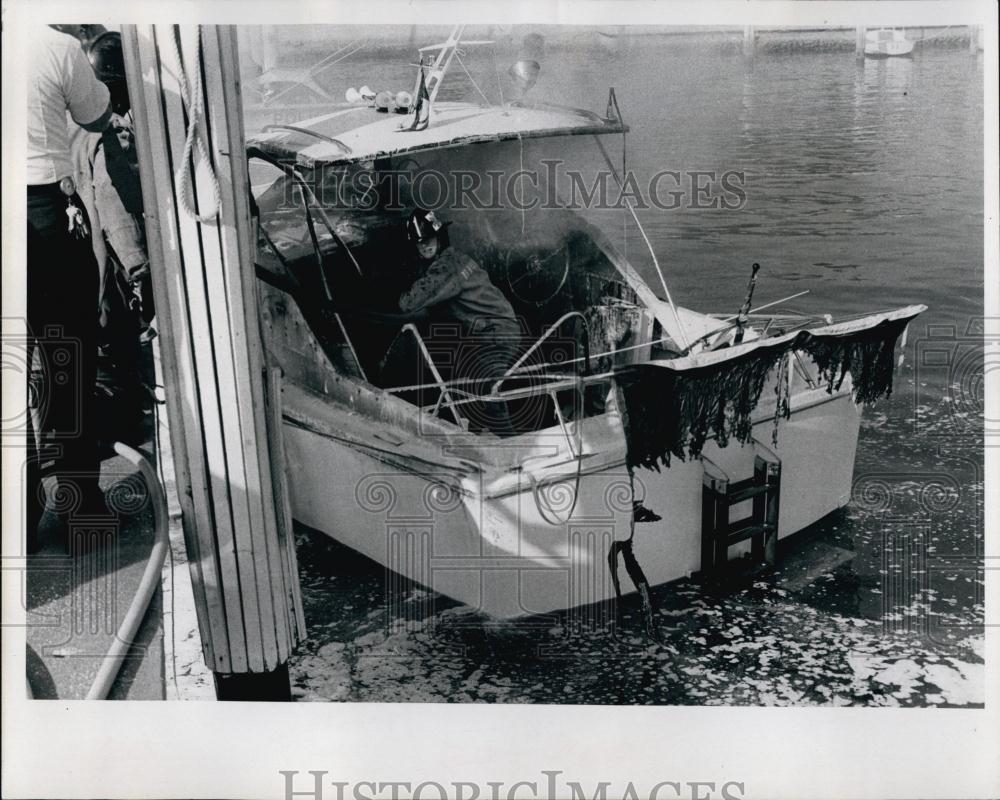 1976 Press Photo Pacemaker Boat Fire, William A Jones, St Petersburg, Florida - Historic Images