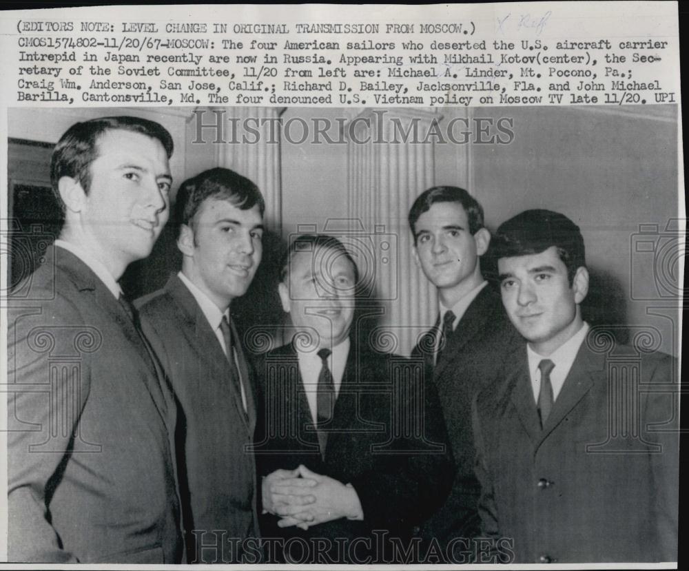 1967 Press Photo Four American Sailors jumped US aircarft carrier in Japan - Historic Images