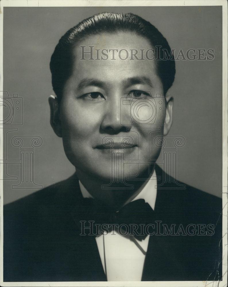 1958 Press Photo Actor Key Luke Florence Song - RSL57543 - Historic Images