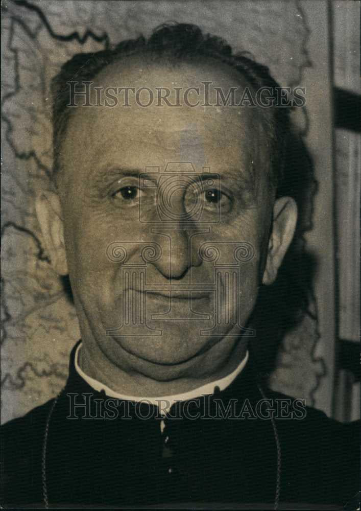 1946 Press Photo Monsigneur Renard of Lyon, France - Historic Images