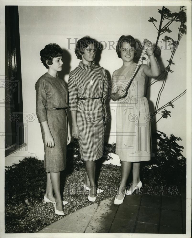 Press Photo Sharon Black, Dianne Reed, Janet Schafer - RSL94233 - Historic Images