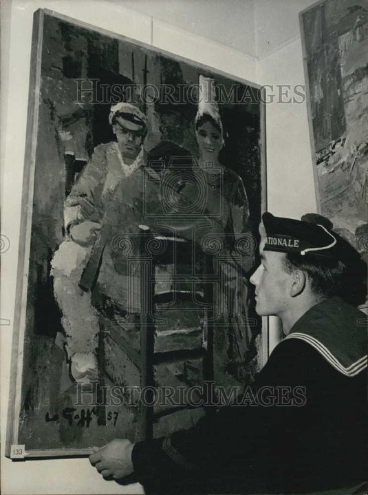 1957 Press Photo A sailor and artwork title "The Men of The Sea" - Historic Images