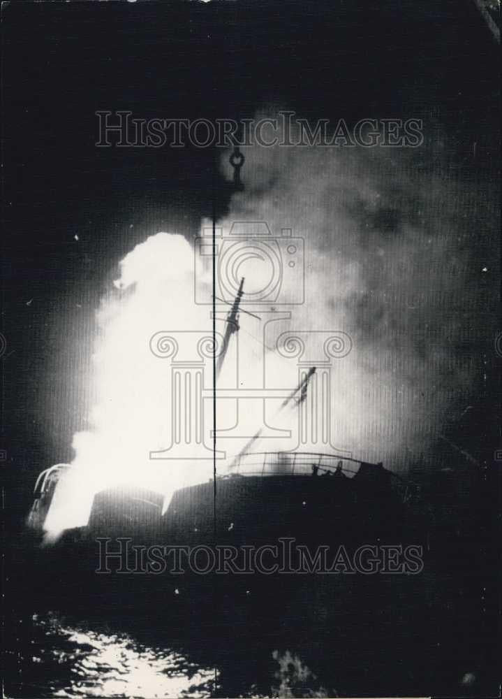 1954 Press Photo Ship Marvia Burning in the Port of Marseille France - Historic Images